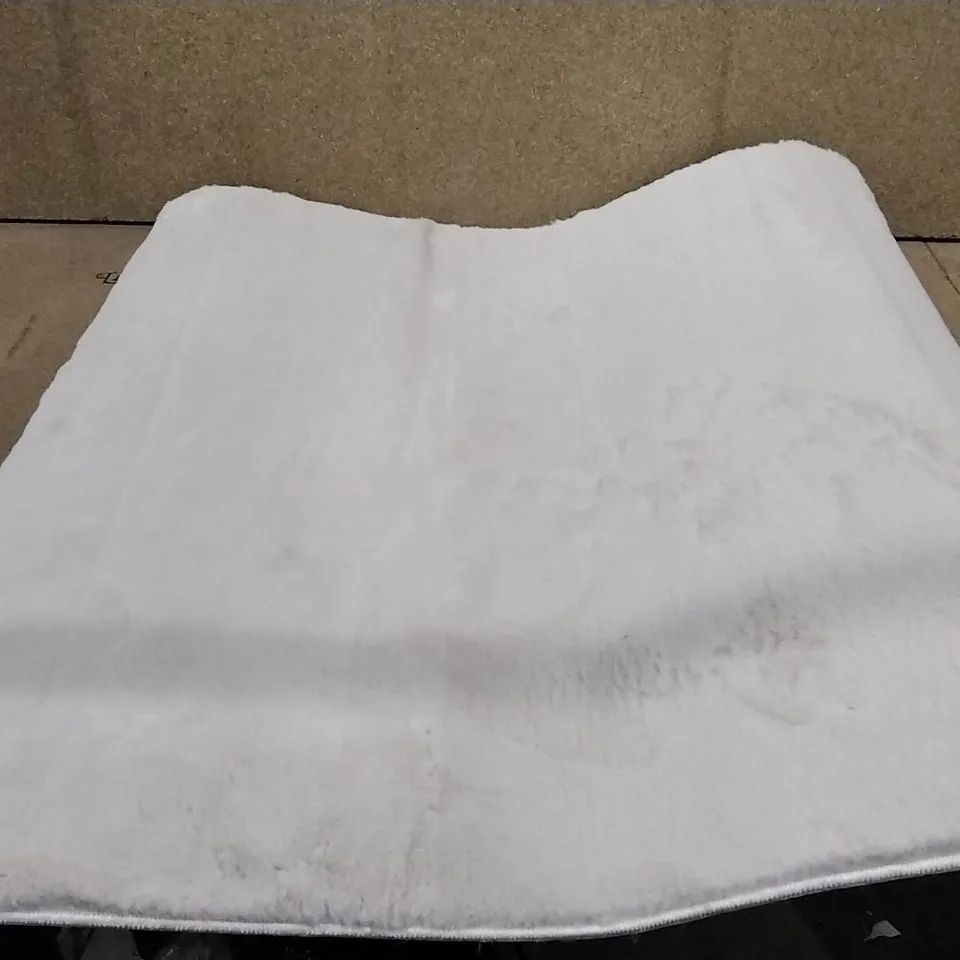 BRAND NEW PACO HOME SOFT CREAM RUG SIZE 80CM X 150CM 