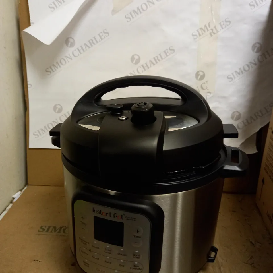 INSTANT POT DUO CRISP AIR FRYER MULTICOOKER