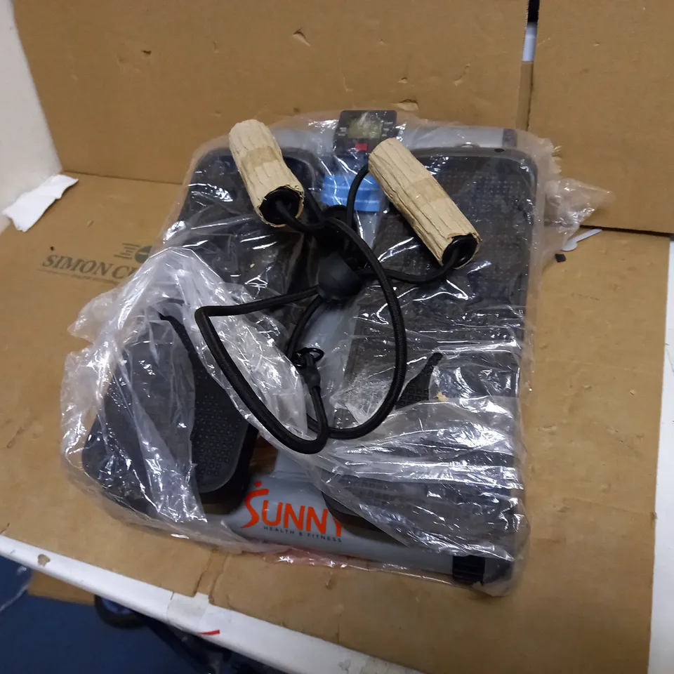 SUNNY HEALTH AND FITNESS MINI STEPPER STAIR STEPPER