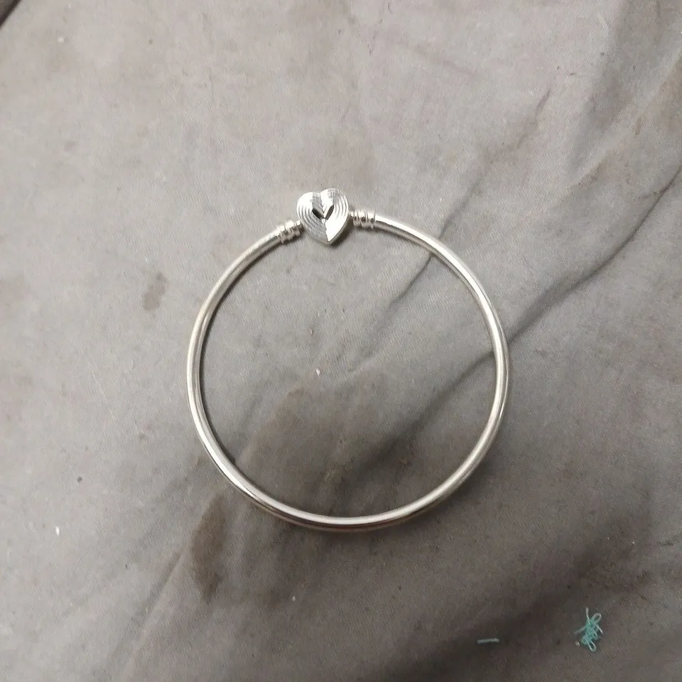 PANDORA SILVER HEART CHARM BRACELET – BOXED