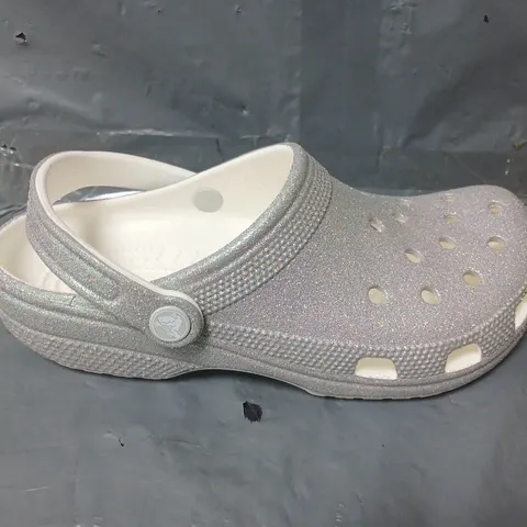 PAIR OF CLASSIC IRIDESCENT FLITTER CROCS - UK SIZE M 7 / W9