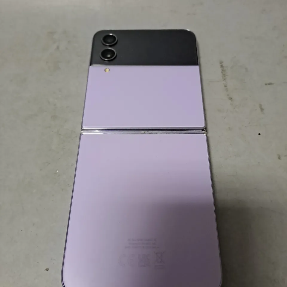 SAMSUNG GALAXY Z FLIP MOBILE PHONE IN PURPLE