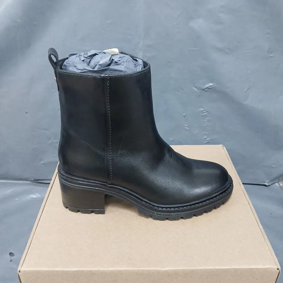 BOXED PAIR OF DUNE LONDON PRICED BLACK LEATHER BOOTS - 5