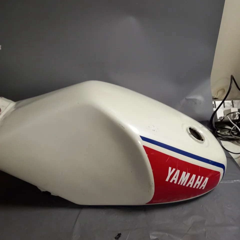 YAMAHA RZ350 FUEL TANK COVER IN WHITE/RED/BLUE