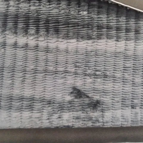PACO HOME ARNHEIM RUG IN ANTHRACITE (120X160CM)