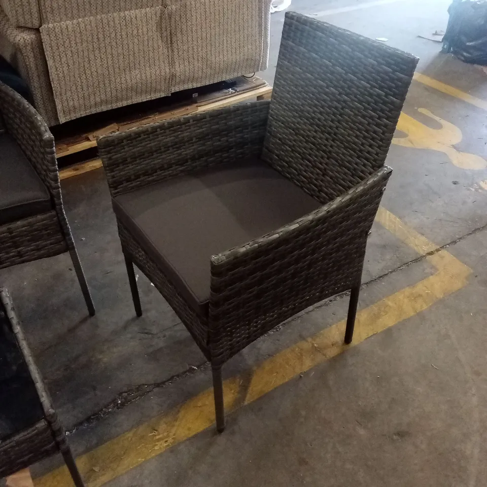 OUTDOOR ALL WEATHER WICKER 4-PERSON SEATING GROUP WITH CUSHIONS - GREY