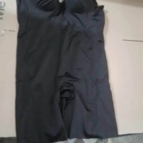 BOXED BRAND NEW APPROXIMATELY 15 MAGISCULPT BLACK BODY SUIT SIZE 38DD