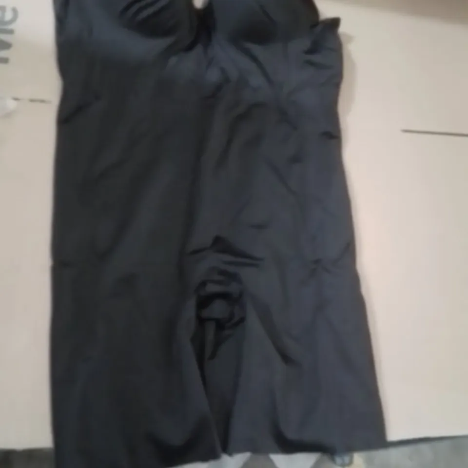 BOXED BRAND NEW APPROXIMATELY 15 MAGISCULPT BLACK BODY SUIT SIZE 38DD