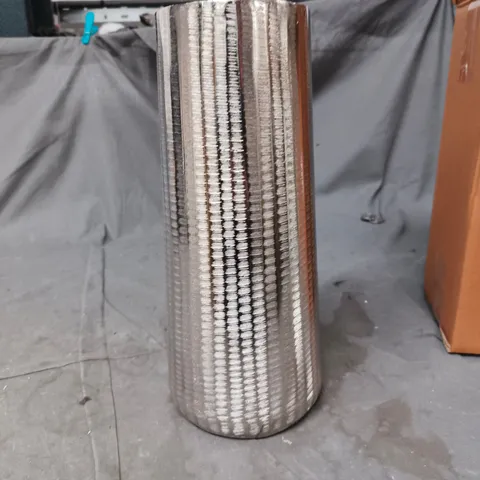 4X GISELA GRAHAM SILVER VASES