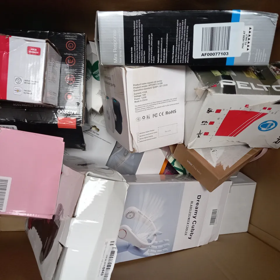 BOX OF APPROXIMATELY 20 ASSORTED HOUSEHOLD ITEMS TO INCLUDE BEAD SPINNER KIT, WIRED DOORBELL SET, WOOWTT FILAMENT BULB, ETC