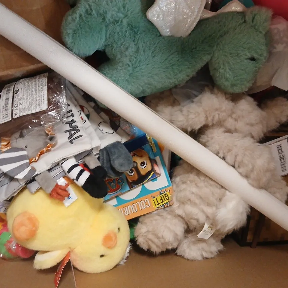 BOX OF APPROXIMATELY 20 ASSORTED TOYS AND GAMES TO INCLUDE MINECRAFT DIAMOND SWORD, STITCH COLOURING ACTIVITY PAD, ETC - COLLECTION ONLY