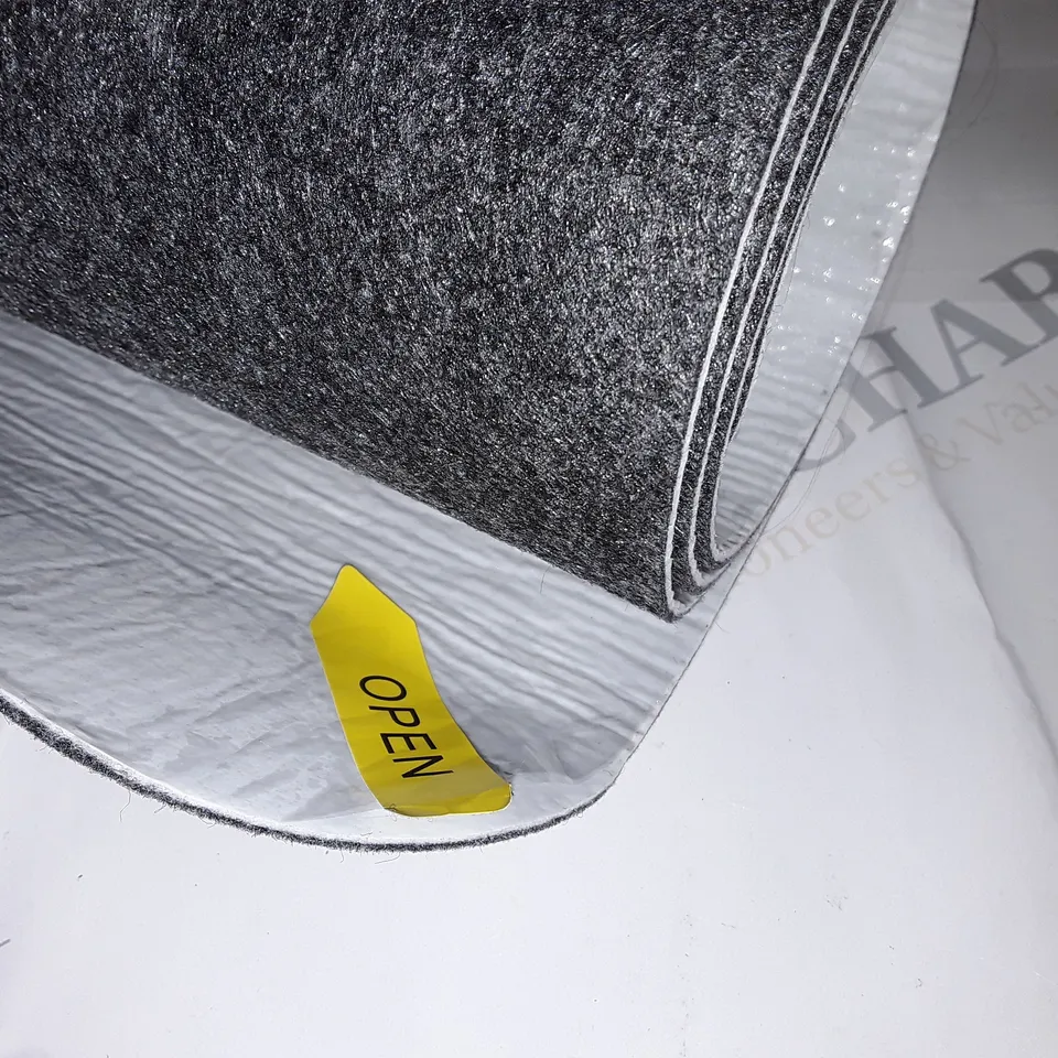 LOT OF 3 ROLLED MATS - 100CM X UNSPECIFIED 