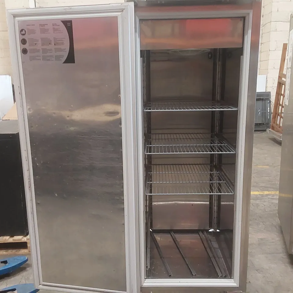 GRAM UPRIGHT COMMERCIAL FREEZER