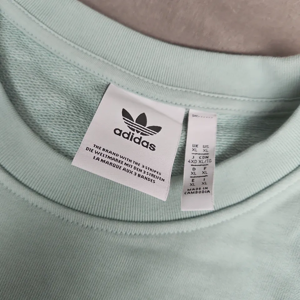 ADIDAS MINT GREEN CREWNECK SWEATSHIRT – UK XL 