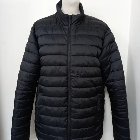 BARBOUR INTERNATIONAL FIBRE DOWN PADDED JACKET IN BLACK SIZE M