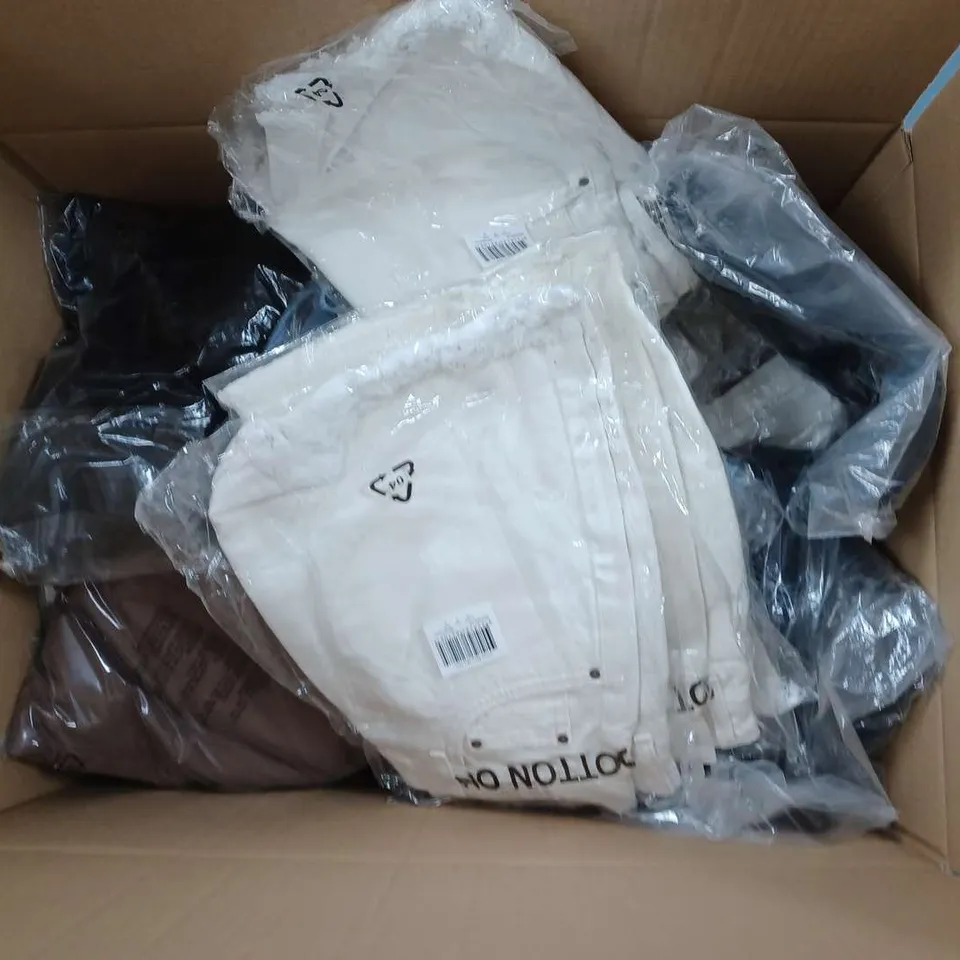 LARGE QUANTITY OF ASSORTED CLOTHING TO INCLUDE SHIRTS, SWEATERS, SKIRTS, ETC