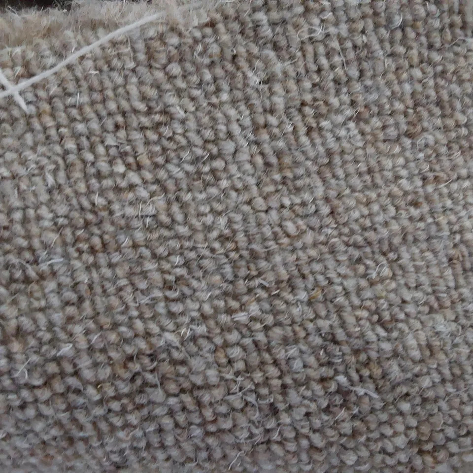 ROLL OF QUALITY ULTIMATE IMPRESSIONS ABUNDANT CARPET APPROXIMATELY 5M × 3.35M 