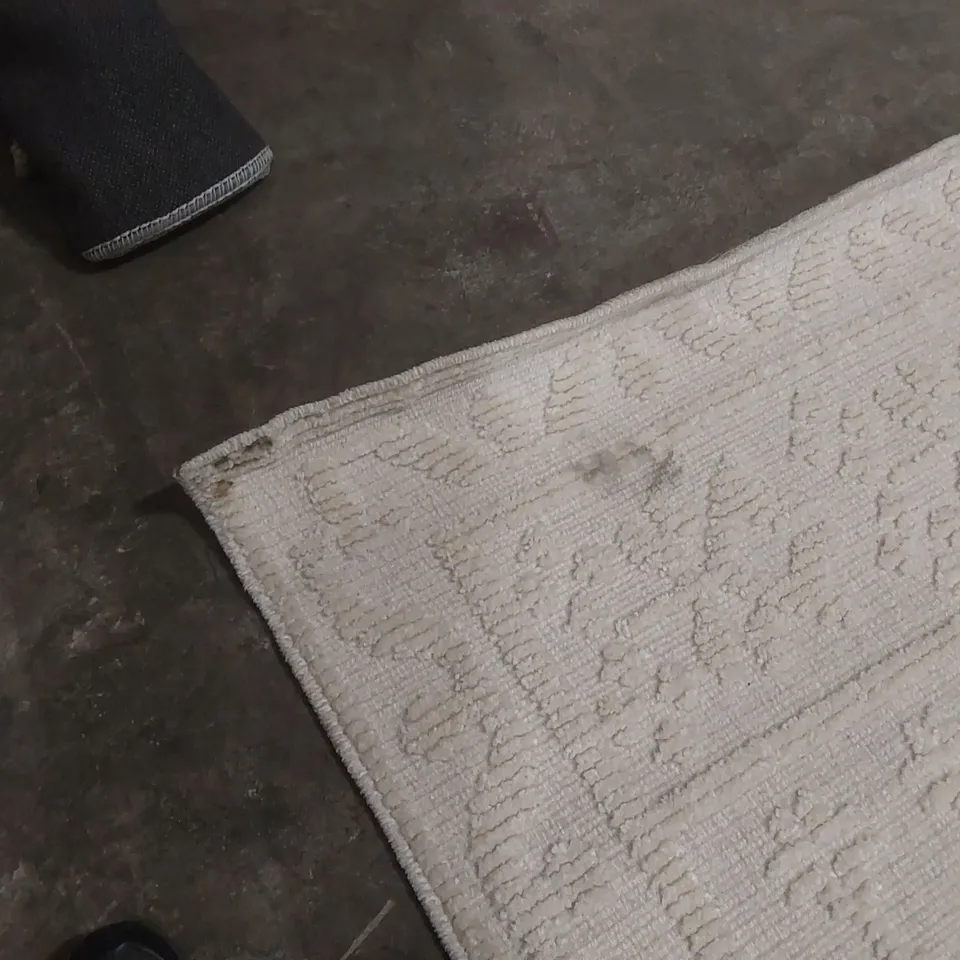 QUALITY DESIGNER RUG - APPROXIMATELY 315 x 194cm