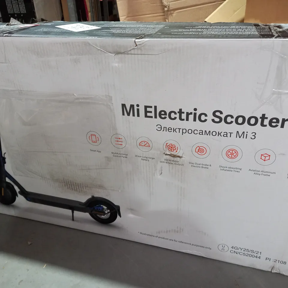 MI ELECTRIC SCOOTER 3 (COLLECTION ONLY)