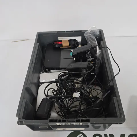 TOTE OF APPROXIMATELY 12 ASSORTED ITEMS TO INCLUDE: SKY ROUTER