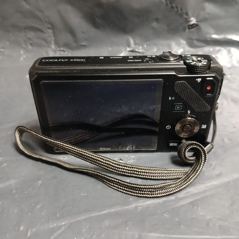 NIKON COOLPIX S9200 DIGITAL CAMERA 