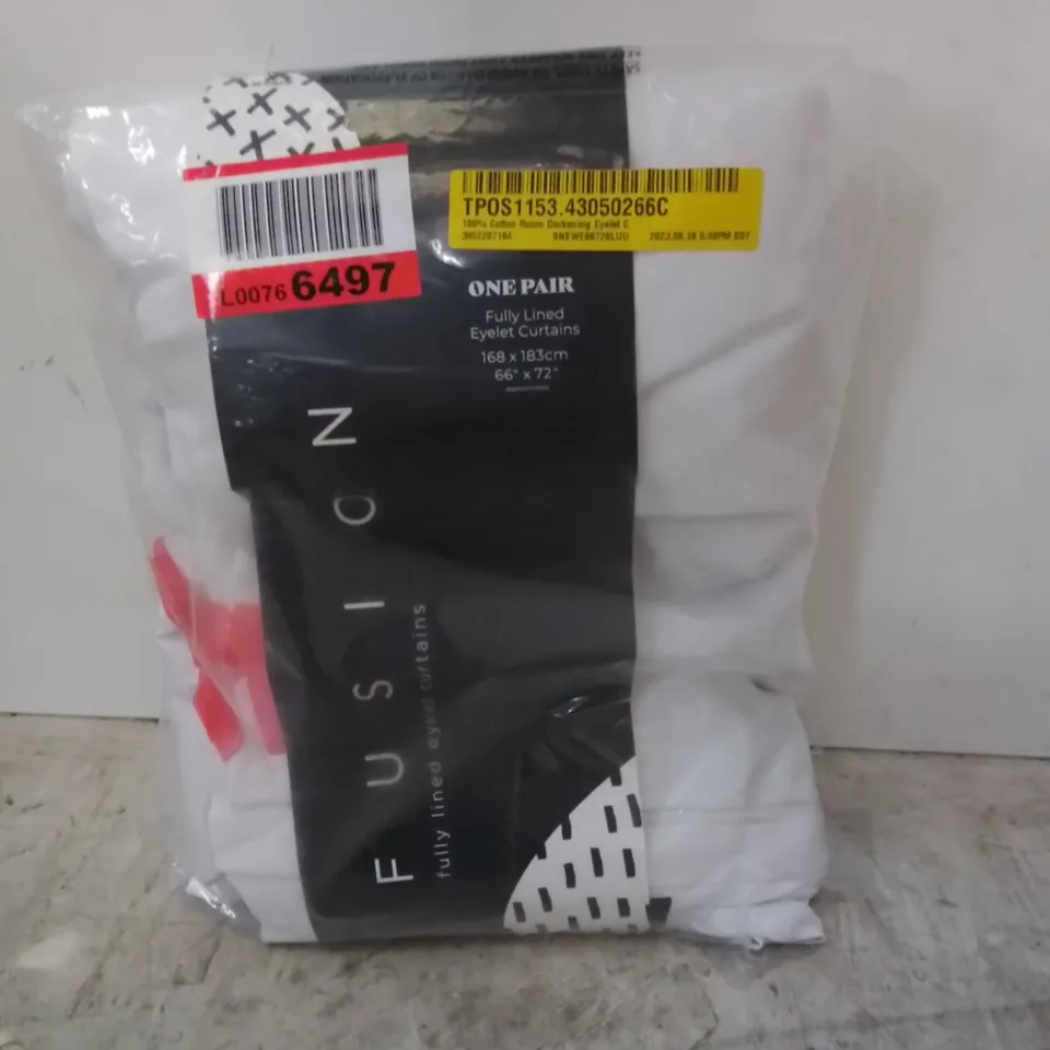 BAGGED 100% COTTON ROOM DARKENING EYELET CURTAINS, WHITE // SIZE: 168 X 183CM