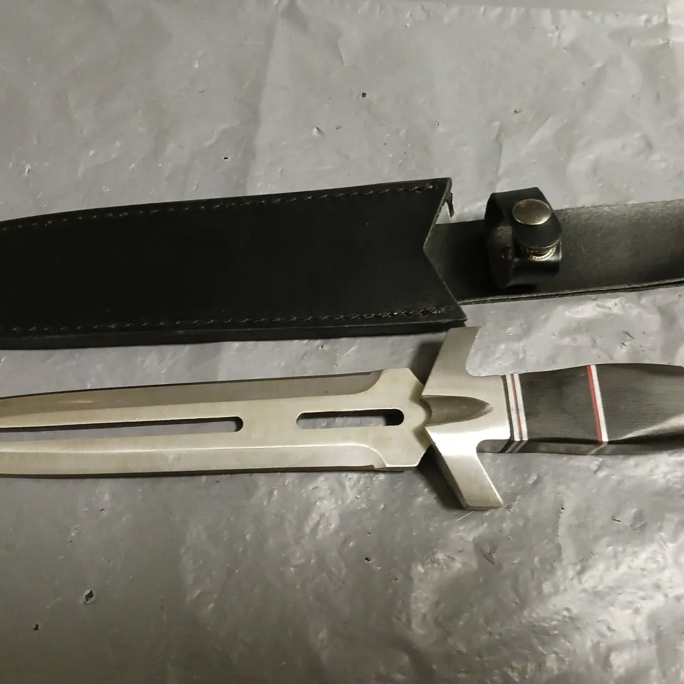 TWO POINTED 9" KNIFE IN SHEATH