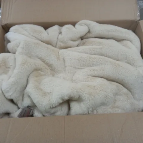 K BY KELLY HOPPEN LUXURY THROW