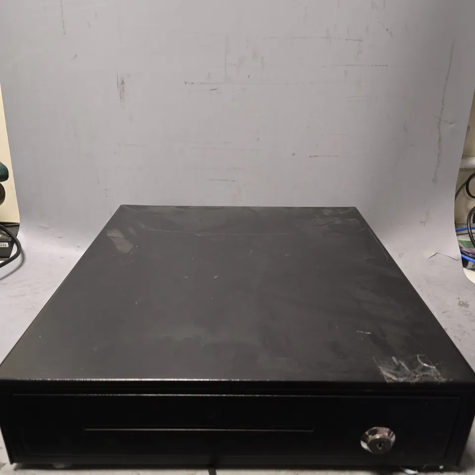 UNBRANDED METAL LOCKABLE TILL