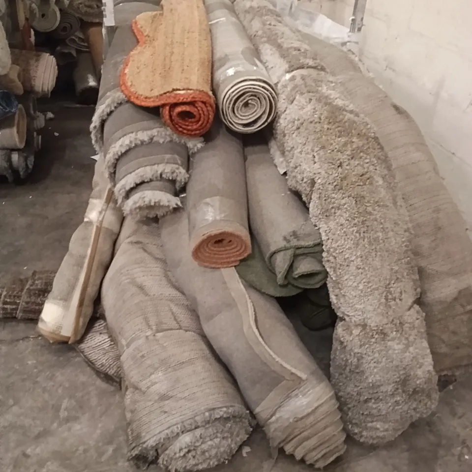 STILLAGE OF QUALITY DESIGNER AREA RUGS APPROXIMATELY 13