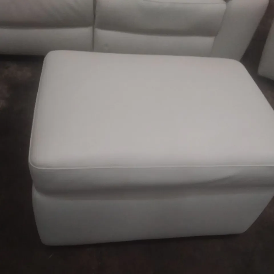 DESIGNER ITALIAN MADE PATIZIO WHITE LEATHER ELECTRIC RECLINING THREE SEATER SOFA, TWO ELECTRIC RECLINING ARMCHAIRS AND PANDORA FOOTSTOOL