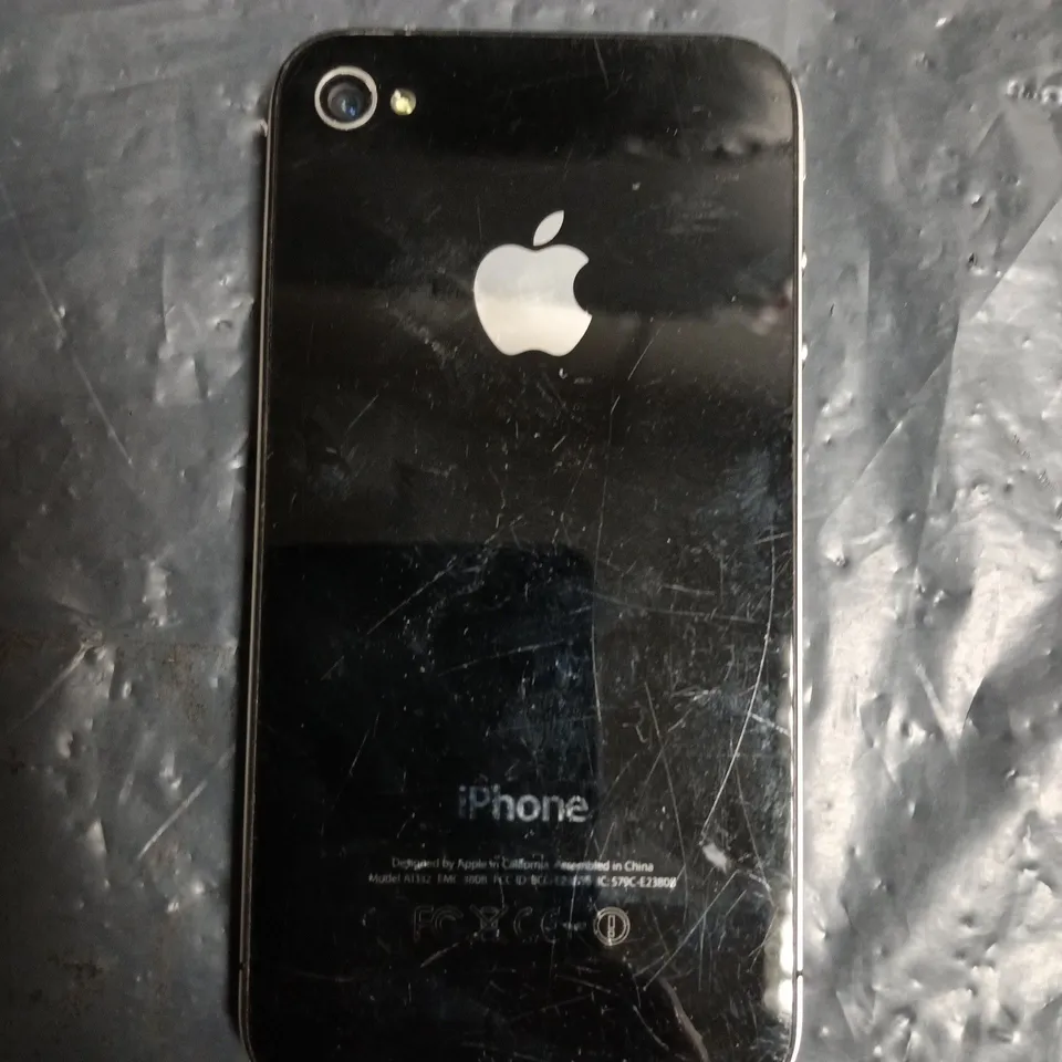 APPLE IPHONE 4 SMARTPHONE