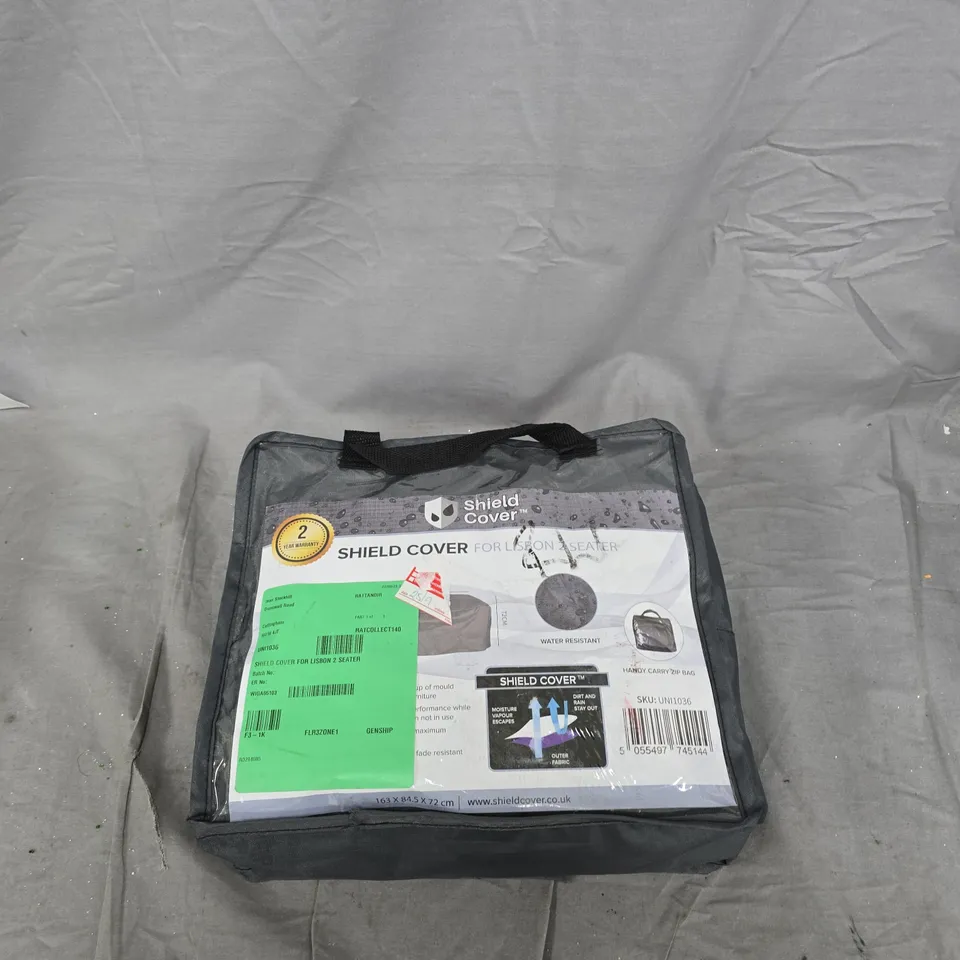 BOX OF APPROXIMATELY 20 HOUSEHOLD ITEMS INCLUDING:TOWEL, SHIELD COVER AND PILLOW