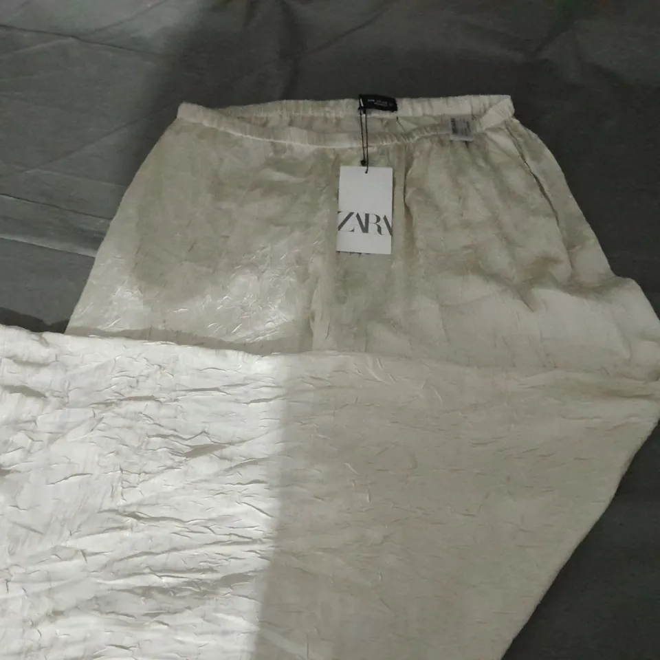 ZARA ELEASTIC TROUSERS SIZE MEDIUM 