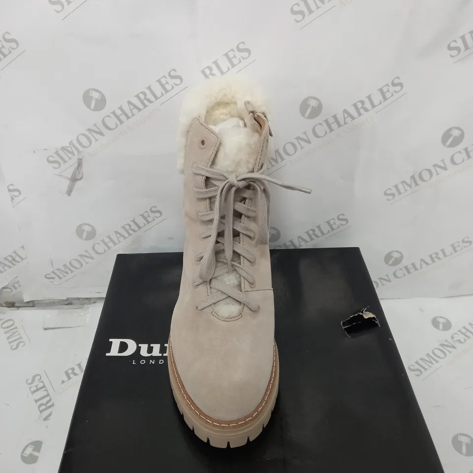 BOXED PAIR OF DUNE LONDON NATURAL-SUEDE SIZE 8 LACEUP BOOT 