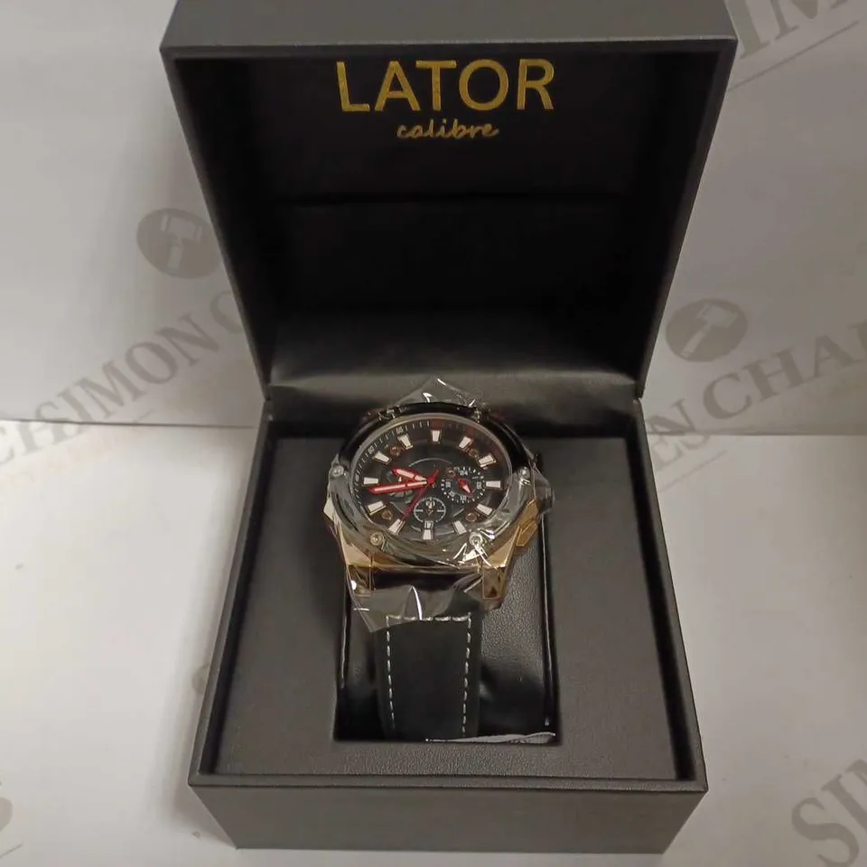 MEN’S LATOR CALIBRE 2261 CHRONOGRAPH WATCH – 42 MM IP PLATED CASE – BLACK DIAL - CHRONOGRAPH MOVEMENT WITH DATE – LEATHER STRAP 