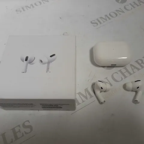 APPLE AIRPODS PRO WITH WIRELESS CHARGING CASE