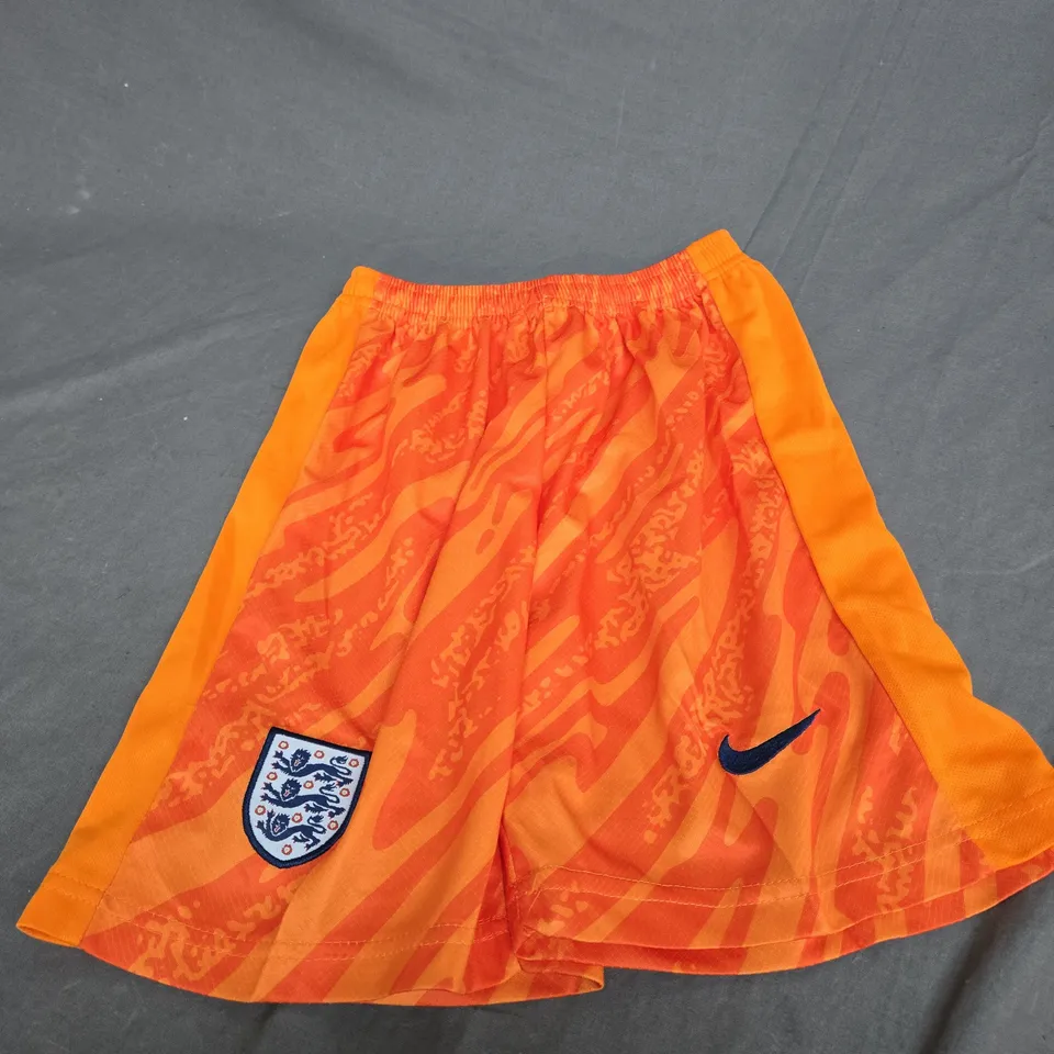 ENGLAND FC GOALKEEPER KIT WITH EARPS 1 SIZE UNSPECIFIED