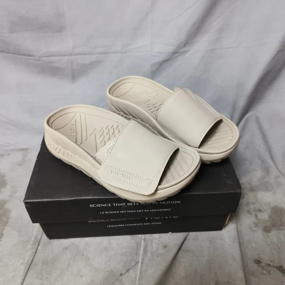 VIONIC BEIGE SLIP-ON SANDALS – WOMEN'S SIZE 3