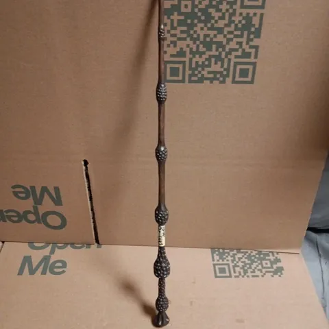 HARRY POTTER COLLECTABLE WAND