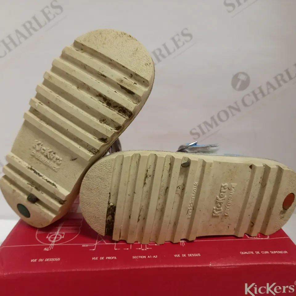 KICKERS T BAR RAINBOW SHOES UK SIZE 9 JUNIOR