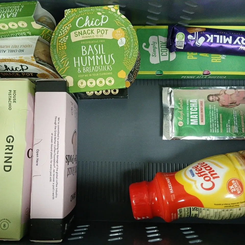 APPROXIMATELY 10 ASSORTED FOOD AND DRINK ITEMS TO INCLUDE MALTESERS, COFFEE MATE, AQUA, ETC