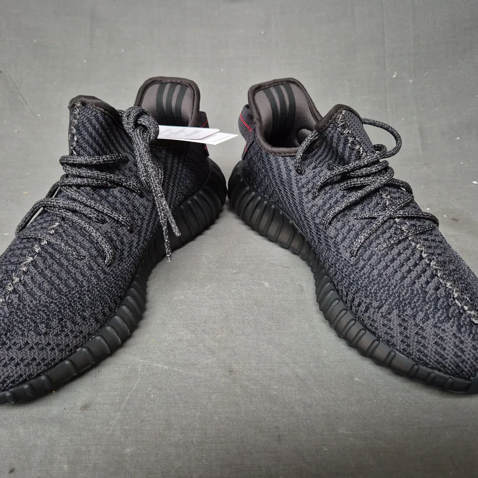 BOXED PAIR OF ADIDAS YEEZY BOOST 350 V2 SHOES IN BLACK UK SIZE 6