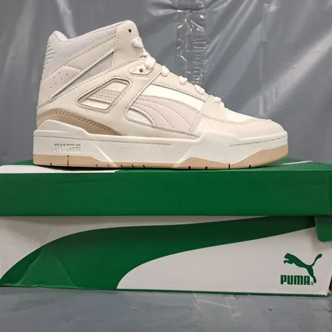 BOXED PAIR OF ADIDAS SLIPSTREAM SHOES IN ALPINE SNOW/WARM WHITE SIZE UK 5.5