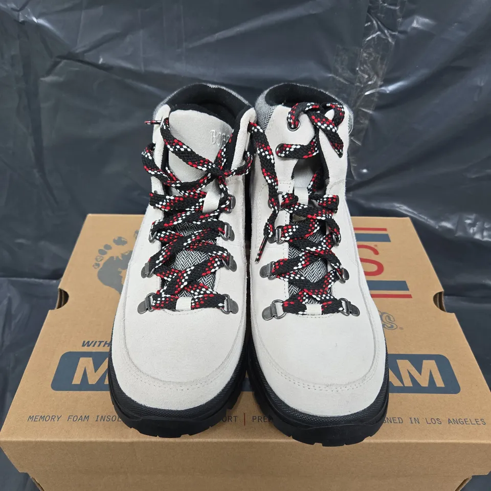 BOXED PAIR OF BOBS BY SKECHERS OFF WHITE HIKING BOOTS - UK SIZE 6