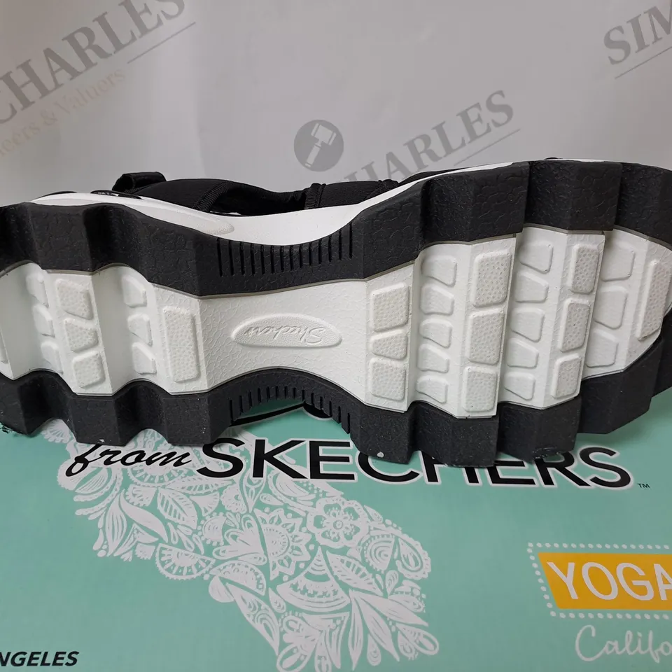 BOXED CALI FROM SKECHERS IN BLACK SIZE 6