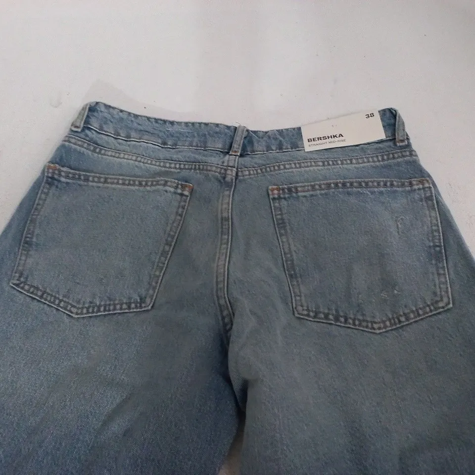 BERSHKA STRAIGHT MID-RISE JEANS IN LIGHT BLUE - EUR 38