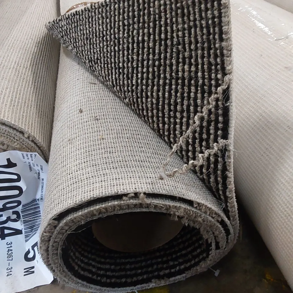 ROLL OF QUALITY LAKELAND BASKETWEAVE CARPET // SIZE APPROX: 4 X 1.1m
