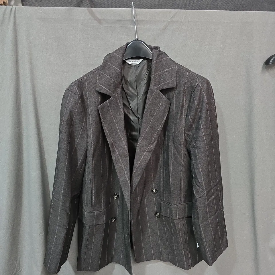 BOX OF APPROXIMATLEY 25 CLOTHING ITEMS INCLUDING:H&M SKIRT, MISS SELFRIDGES JACKET AND MNG JEANS