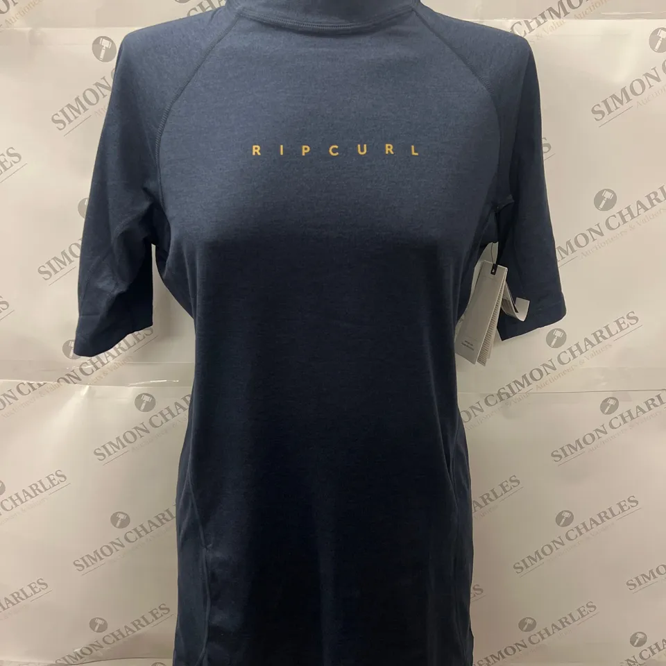 RIPCURL DAWN PATROL SHORT SLEEVED T-SHIRT IN NAVY SIZE 2XL